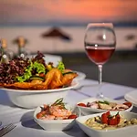Ξενοδοχείο Makri 3*