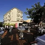Ξενοδοχείο Makri 3*