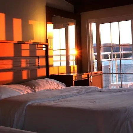 Hotel Makri 3*